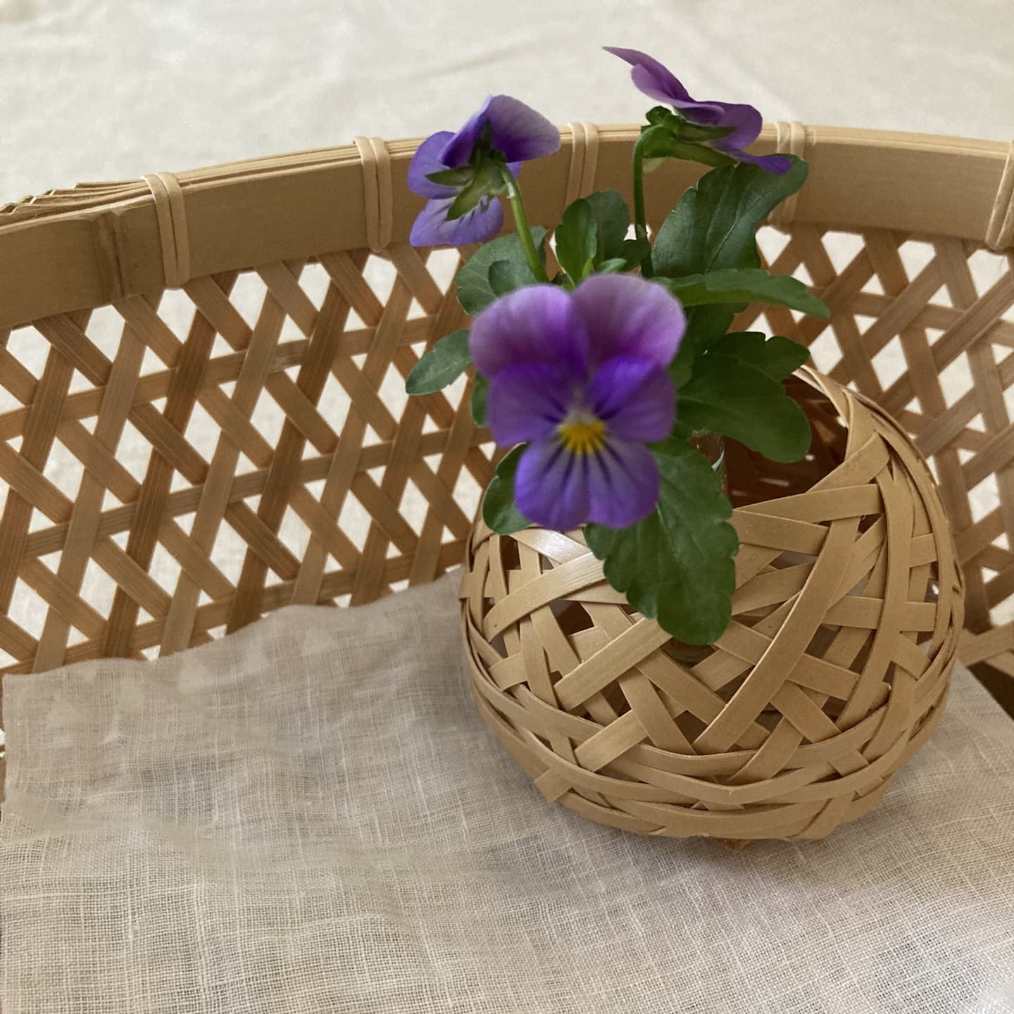 花入れと椀かご