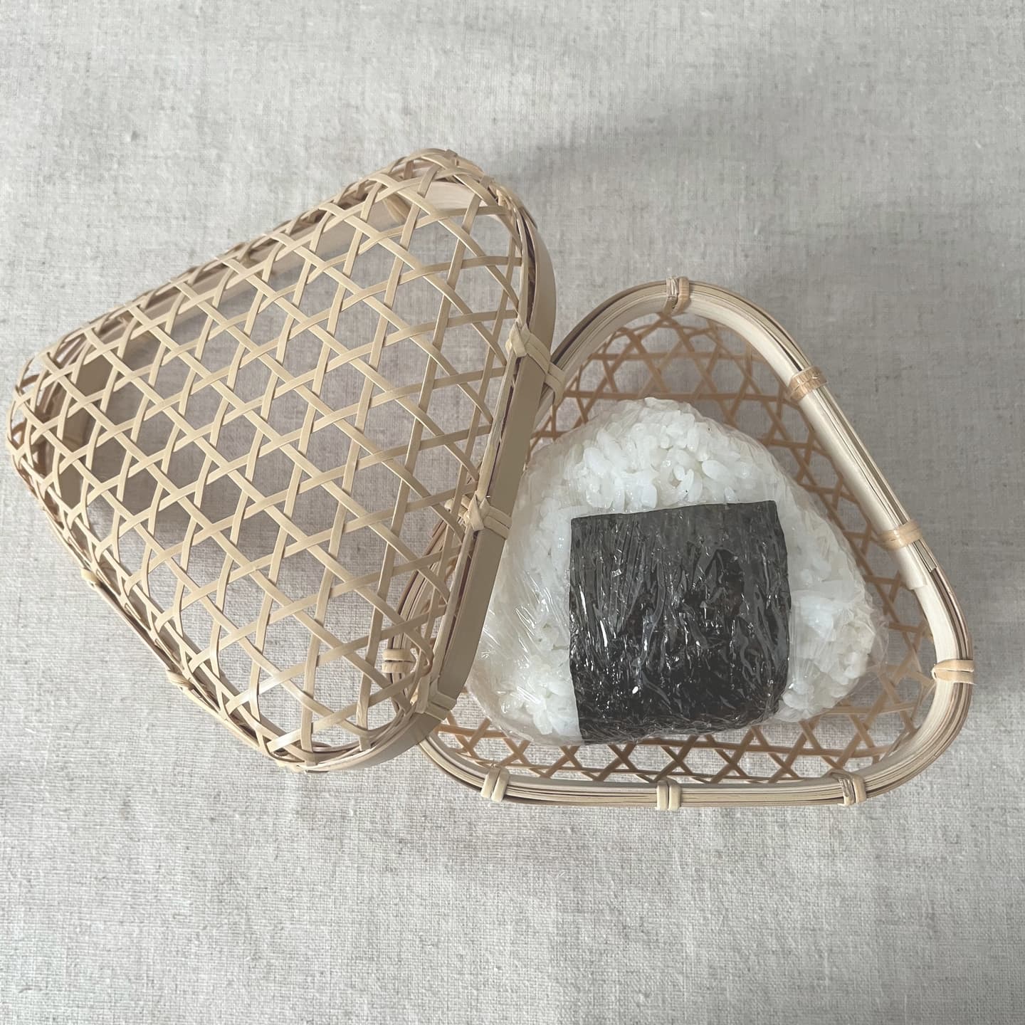 おにぎりかご